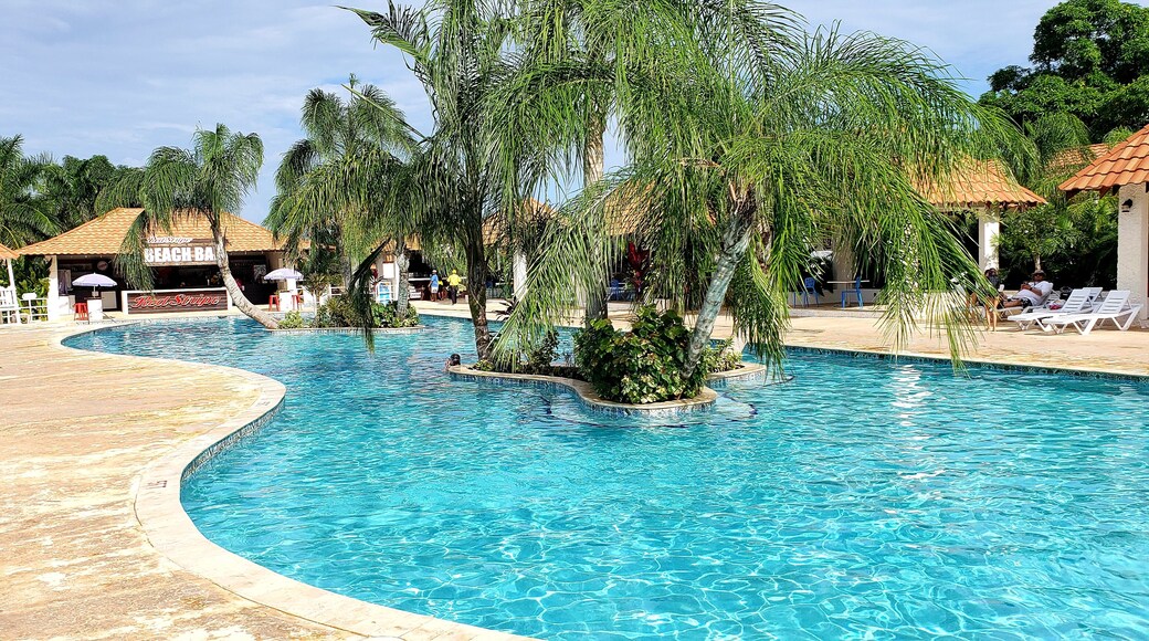 The pool and bar area at Puerto Seco Beach.