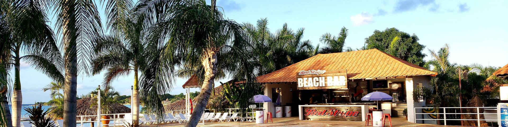 Nice chill spot along the north coast of Jamaica. Fit for a private getaway.