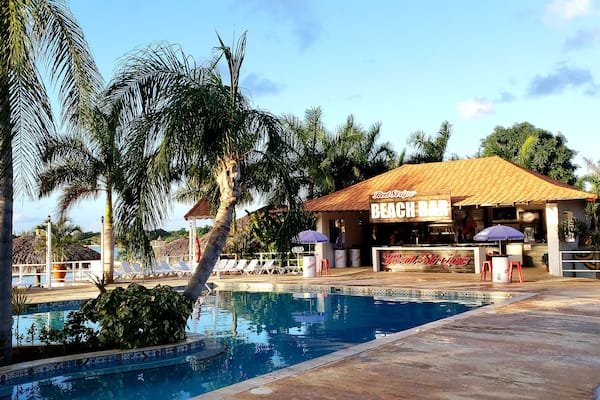 Nice chill spot along the north coast of Jamaica. Fit for a private getaway.