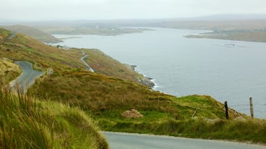 Clifden showing landscape views, tranquil scenes and mountains