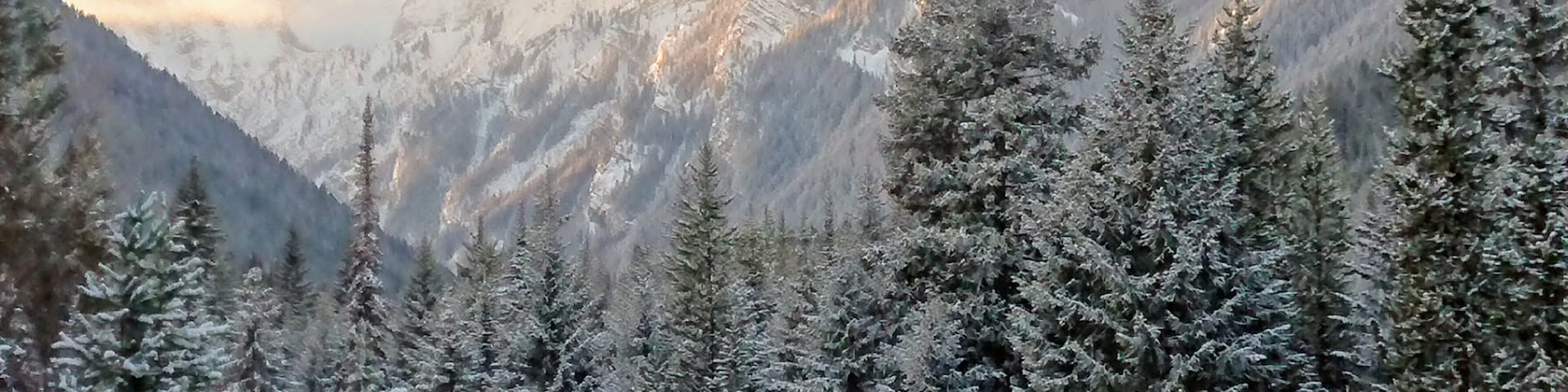 Mount Hadiken is one of my favorite mountains in the Elkford area. In early summer when the snow in the bowl starts to melt, numerous waterfalls are visible tumbling down.