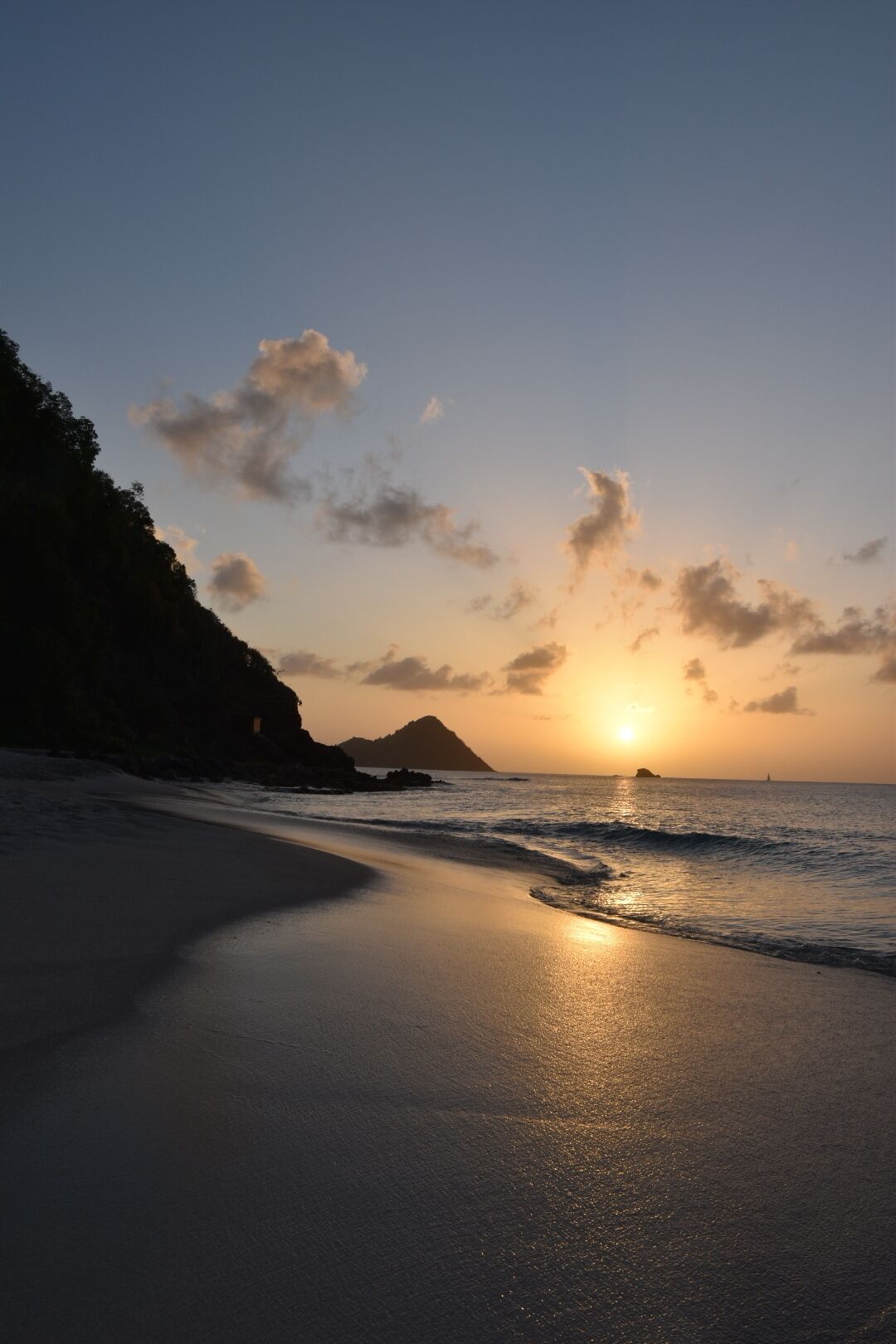 In January, the sun sets about 6:00 p.m. It's hard to get a bad view here. Breathtaking. This is from the beach of BodyHoliday. At this time of day they serve tea and cakes, a delightful way to watch the sun splash into the ocean.

#LifeAtExpediaGroup