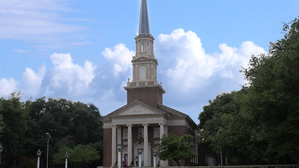 The Perkins Chapel at Southern Methodist University is a favorite wedding venue, hosting nearly 200 weddings each year.
