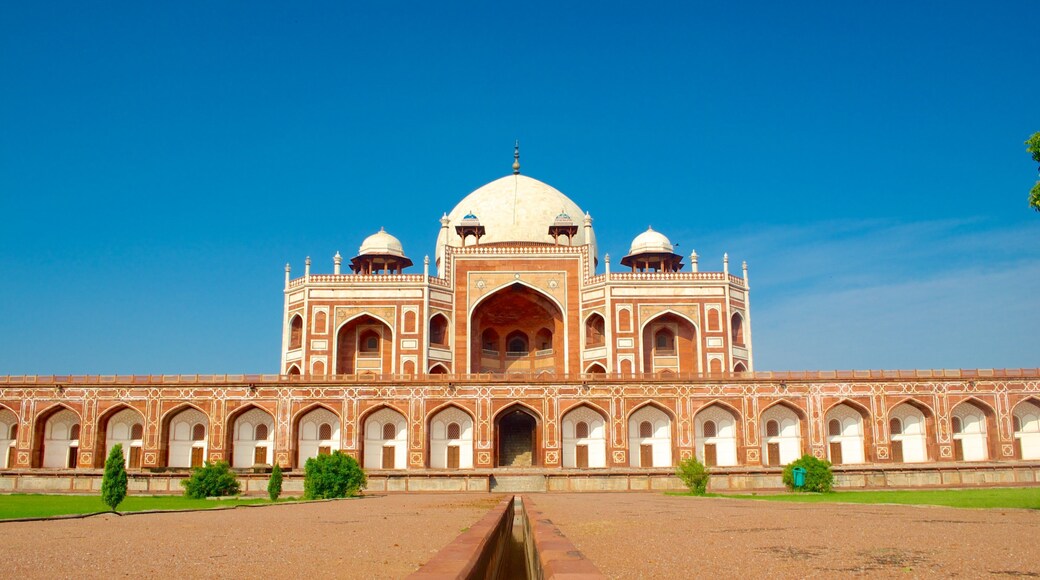 Humayun\'s Tomb which includes heritage elements and heritage architecture