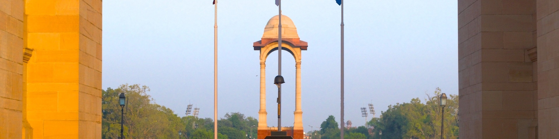 Đài tưởng niệm chiến tranh India Gate cho thấy tưởng niệm