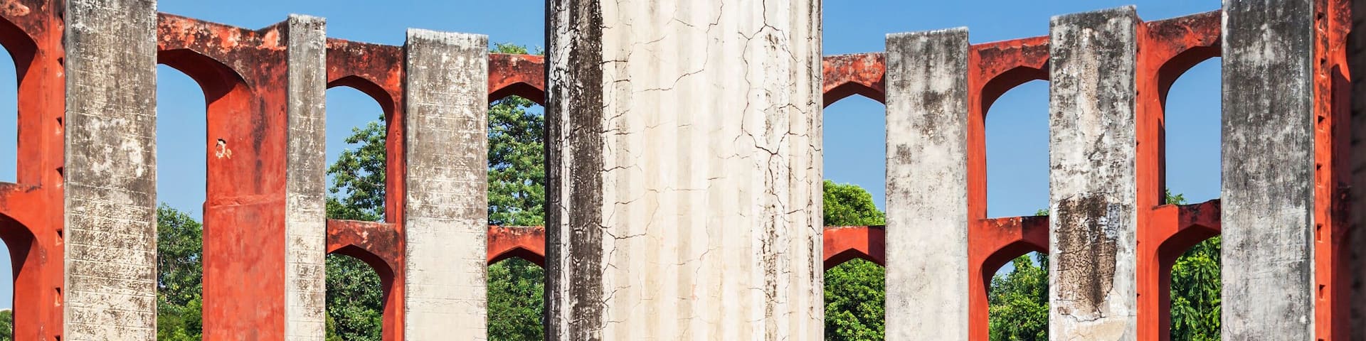 The Jantar Mantar is located in the modern city of New Delhi, India
