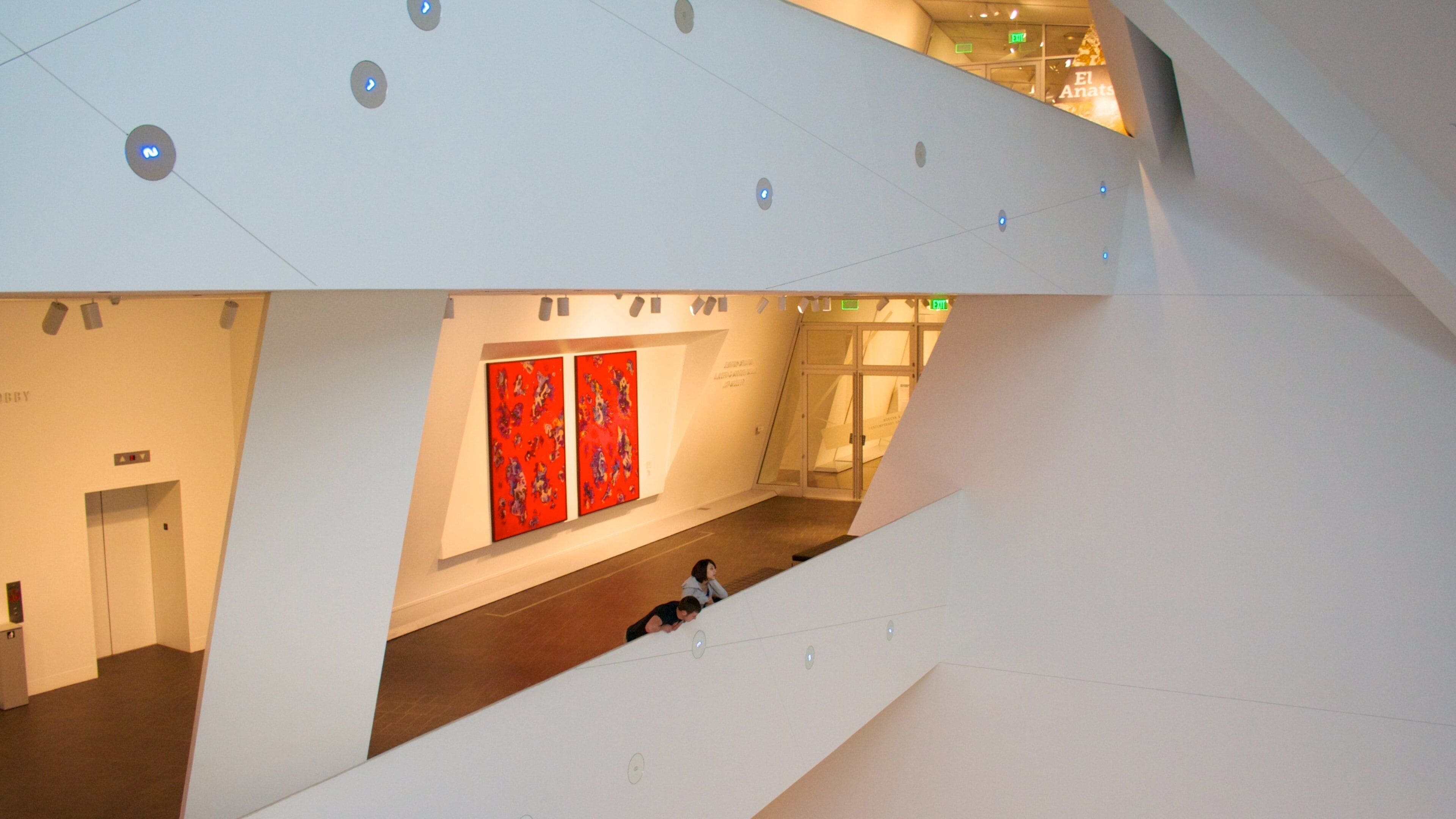 Denver kunstmuseum fasiliteter samt innendørs og kunst