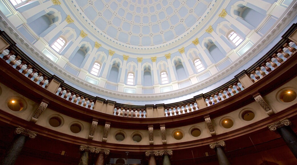 Museu Nacional da Irlanda â Arqueologia e HistĂłria que inclui vistas internas, arquitetura de patrimĂŽnio e elementos de patrimĂŽnio