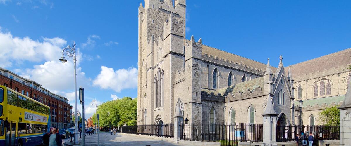St. Patrick\'s Cathedral fasiliteter samt kirke eller katedral, religion og gatescener