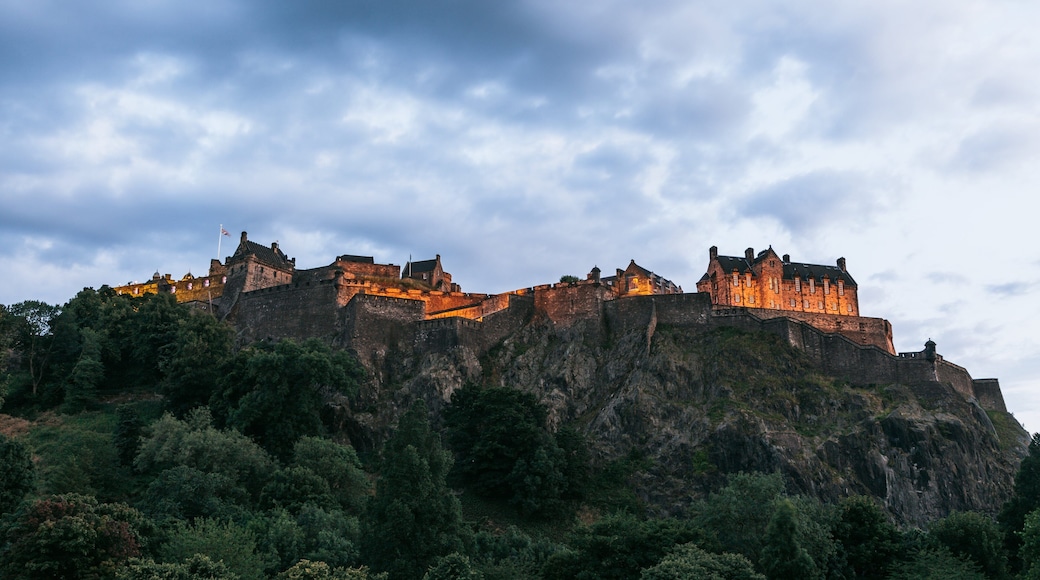 Edinburgh Castle featuring mountains, chateau or palace and heritage architecture