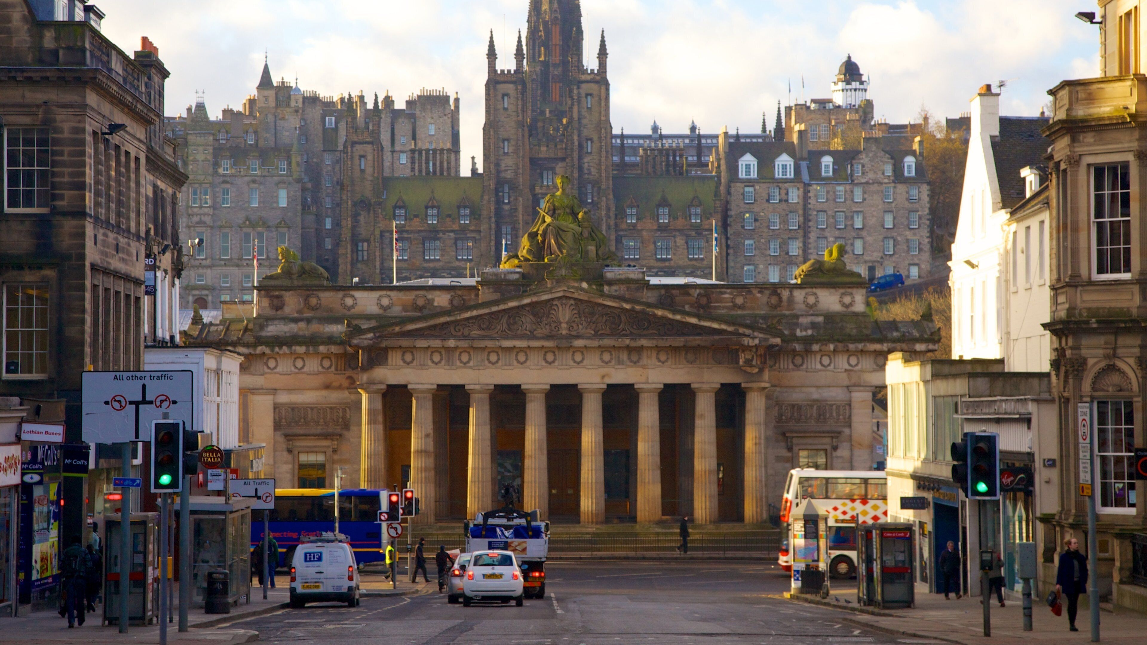 Scottish National Gallery showing a castle, street scenes and a city