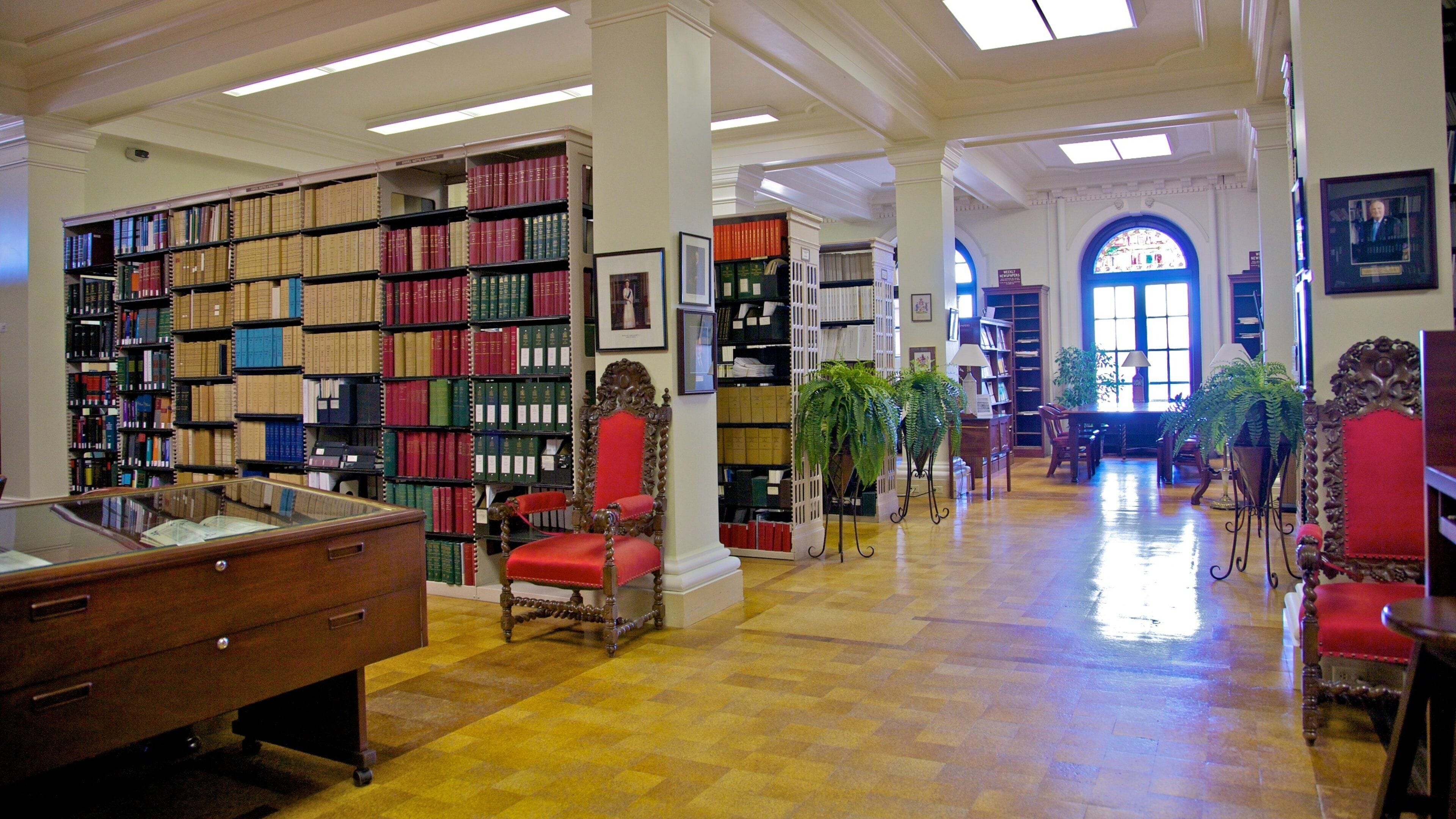 Edificio de la Legislatura de Alberta ofreciendo vistas de interior
