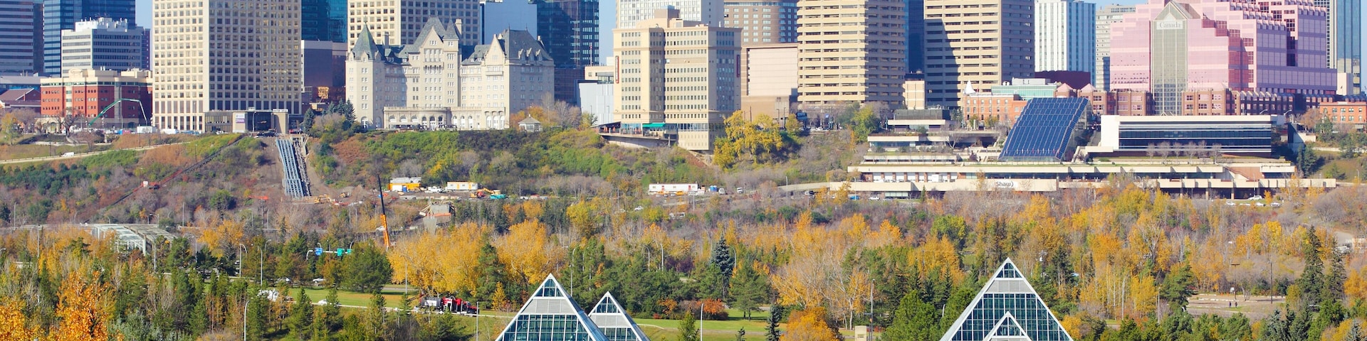 Cityscape of Edmonton, Alberta, Canada, during the autumn season.