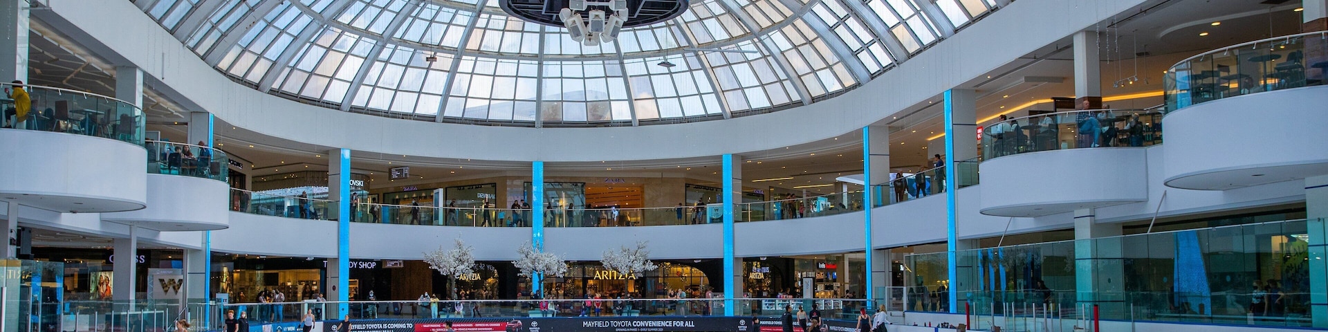West Edmonton Mall showing interior views and ice skating