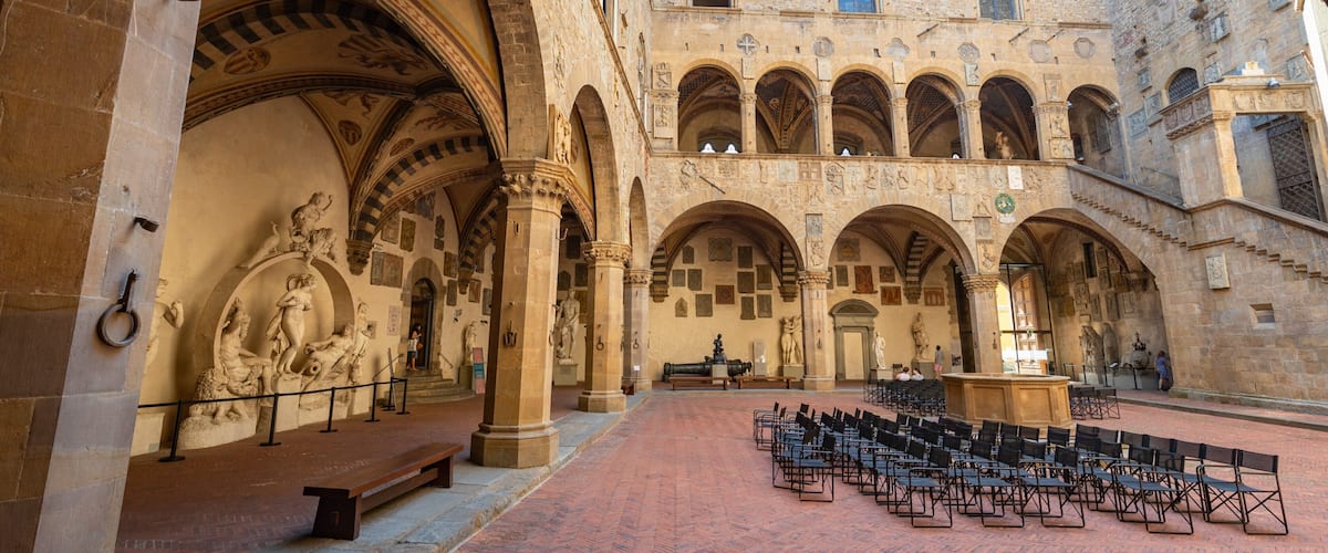 Bargello which includes heritage elements