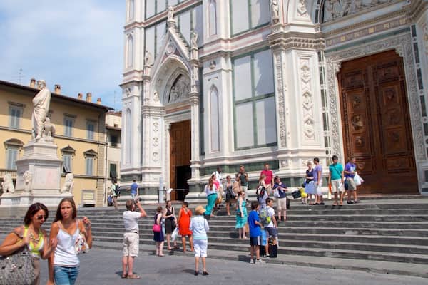 Basilique Santa Croce mettant en vedette ville, aspects religieux et église ou cathédrale