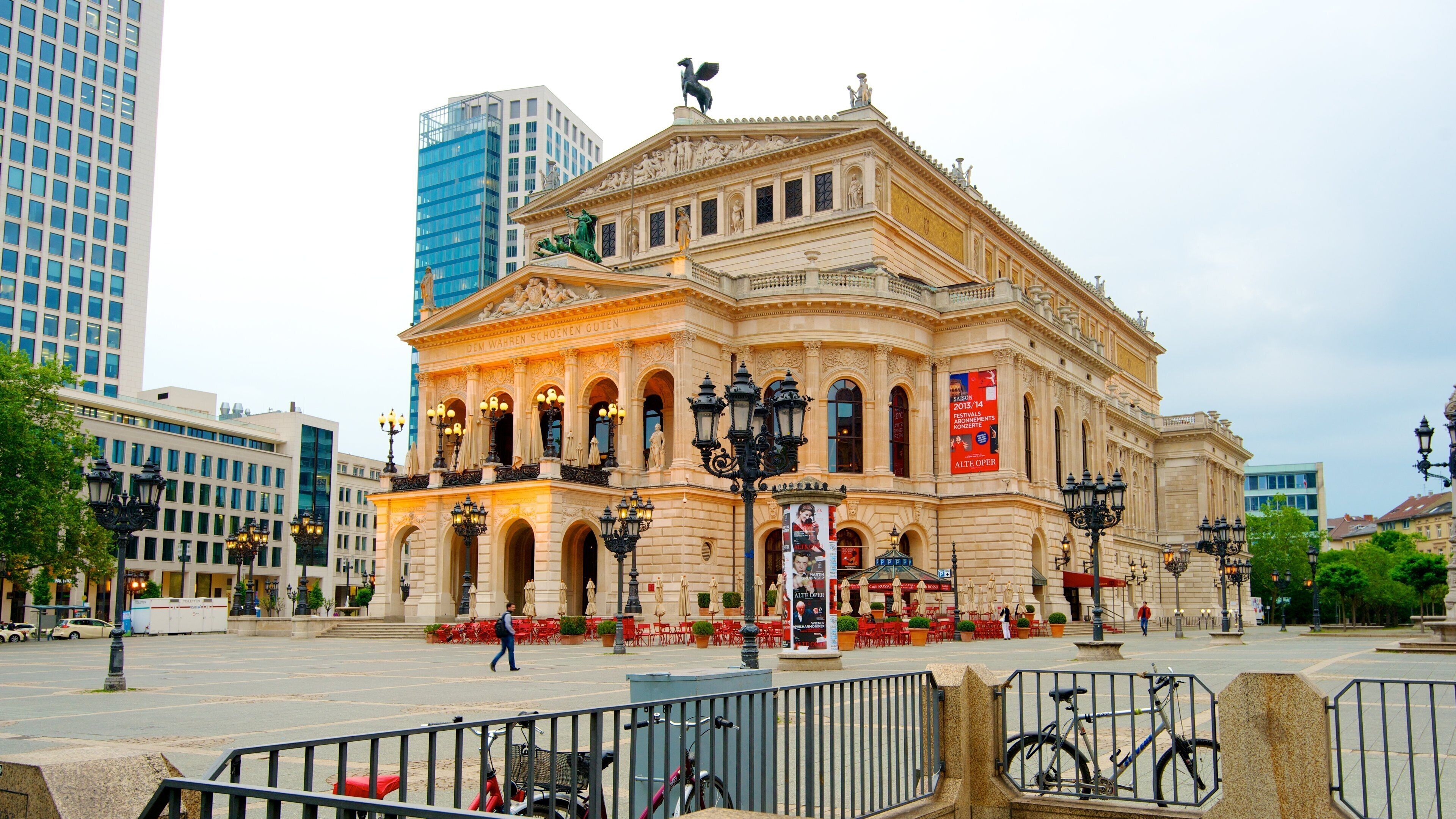 Alte Oper showing theater scenes, a city and a square or plaza