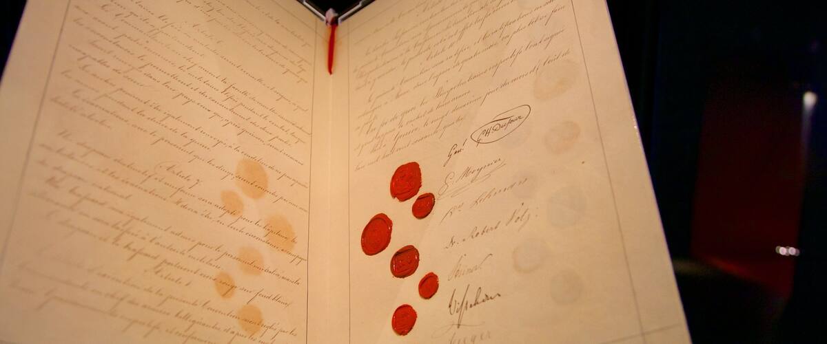 International Museum of the Red Cross and Red Crescent featuring interior views