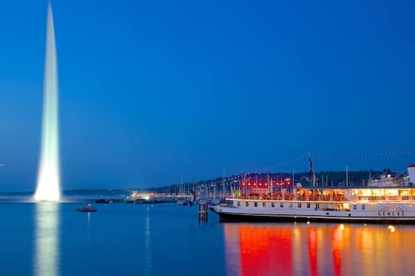 ジェッドー大噴水 フィーチャー 噴水, 湖あるいは泉 と 夜景