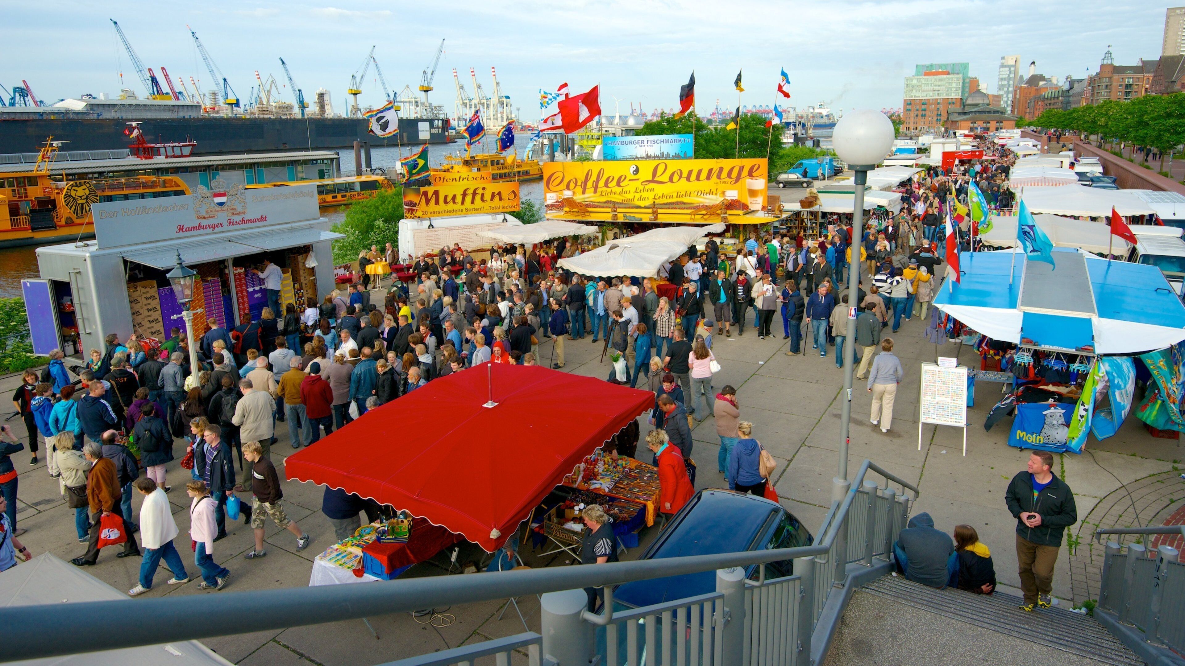 Fish Market which includes street scenes, signage and shopping