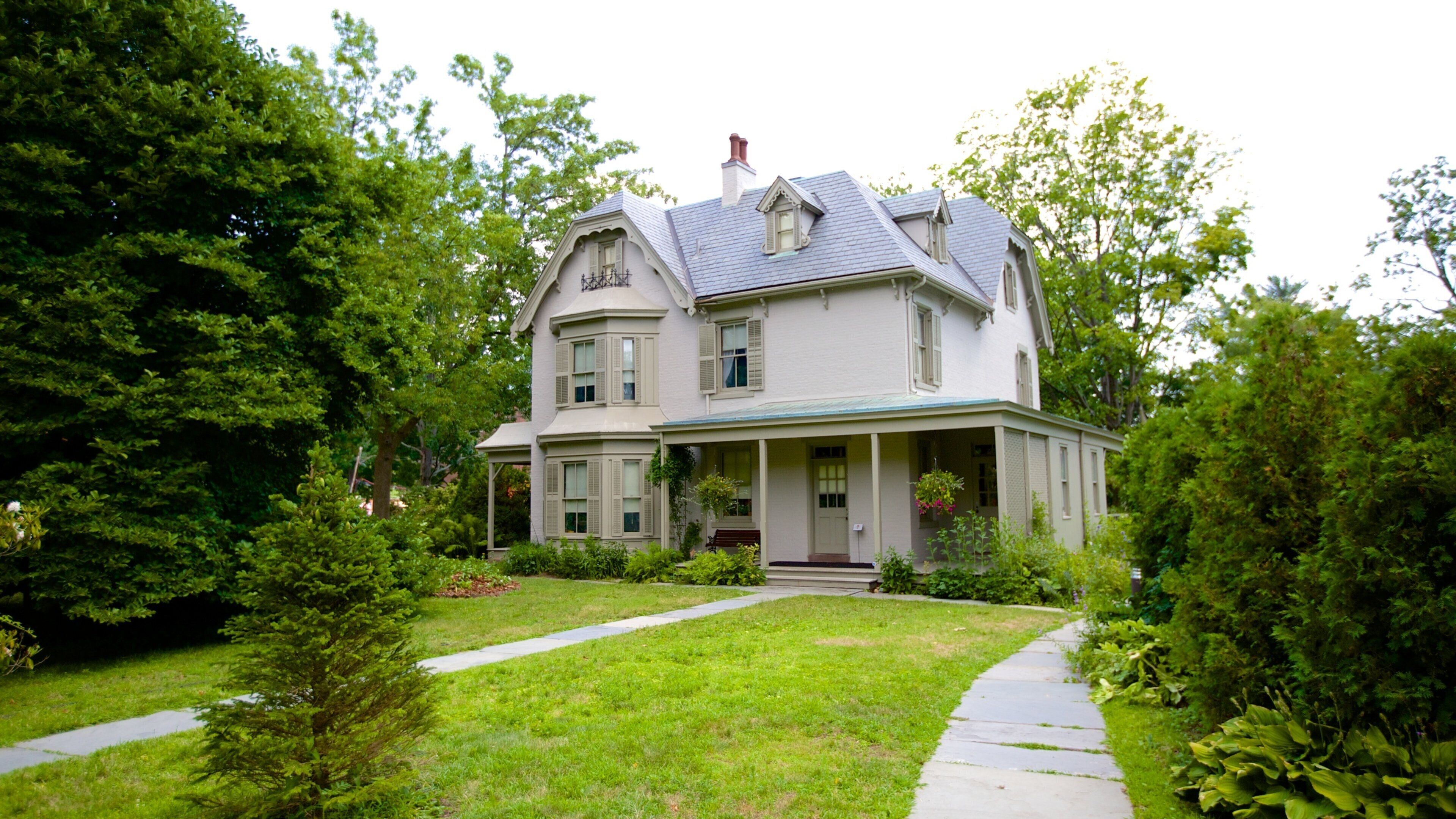 Mark Twain House featuring heritage architecture and a house