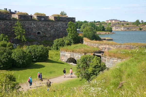Suomenlinna Fortress showing heritage architecture and heritage elements