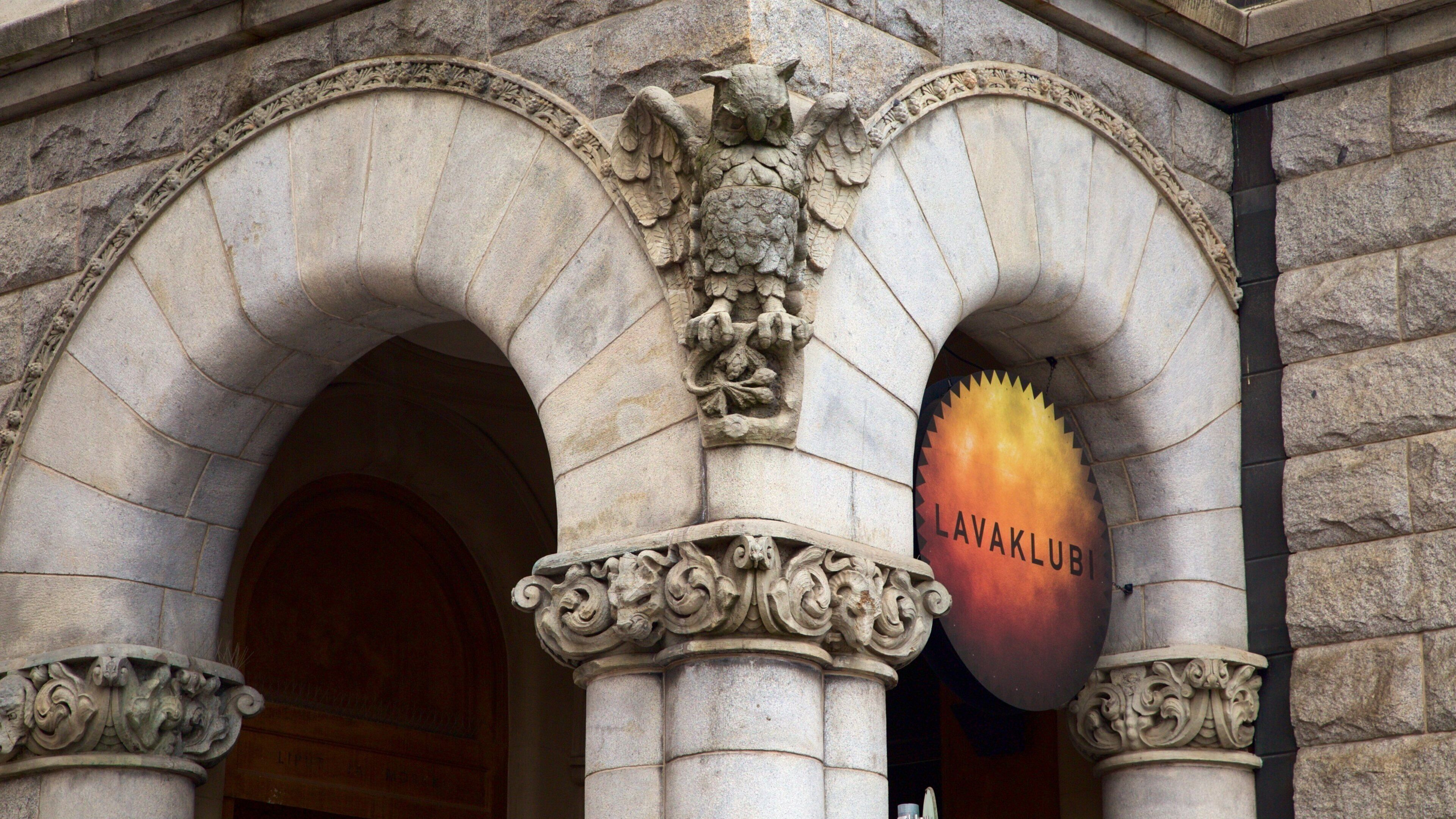 National Theater which includes theater scenes and heritage architecture