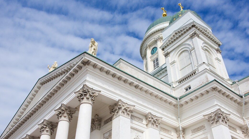 Helsinki Cathedral which includes a church or cathedral and heritage architecture