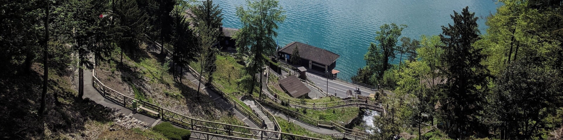 Amazing cafe at St Beatus Cave gives you a breeze from waterfall and this amazing view of Lake Thun :)
A must go place if you visit Interlaken.
Experience here is just amazing.
#lifeatexpedia