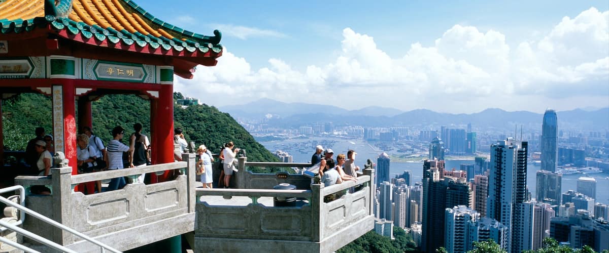 Victoria Peak Tower que incluye patrimonio de arquitectura, una ciudad y un edificio de gran altura