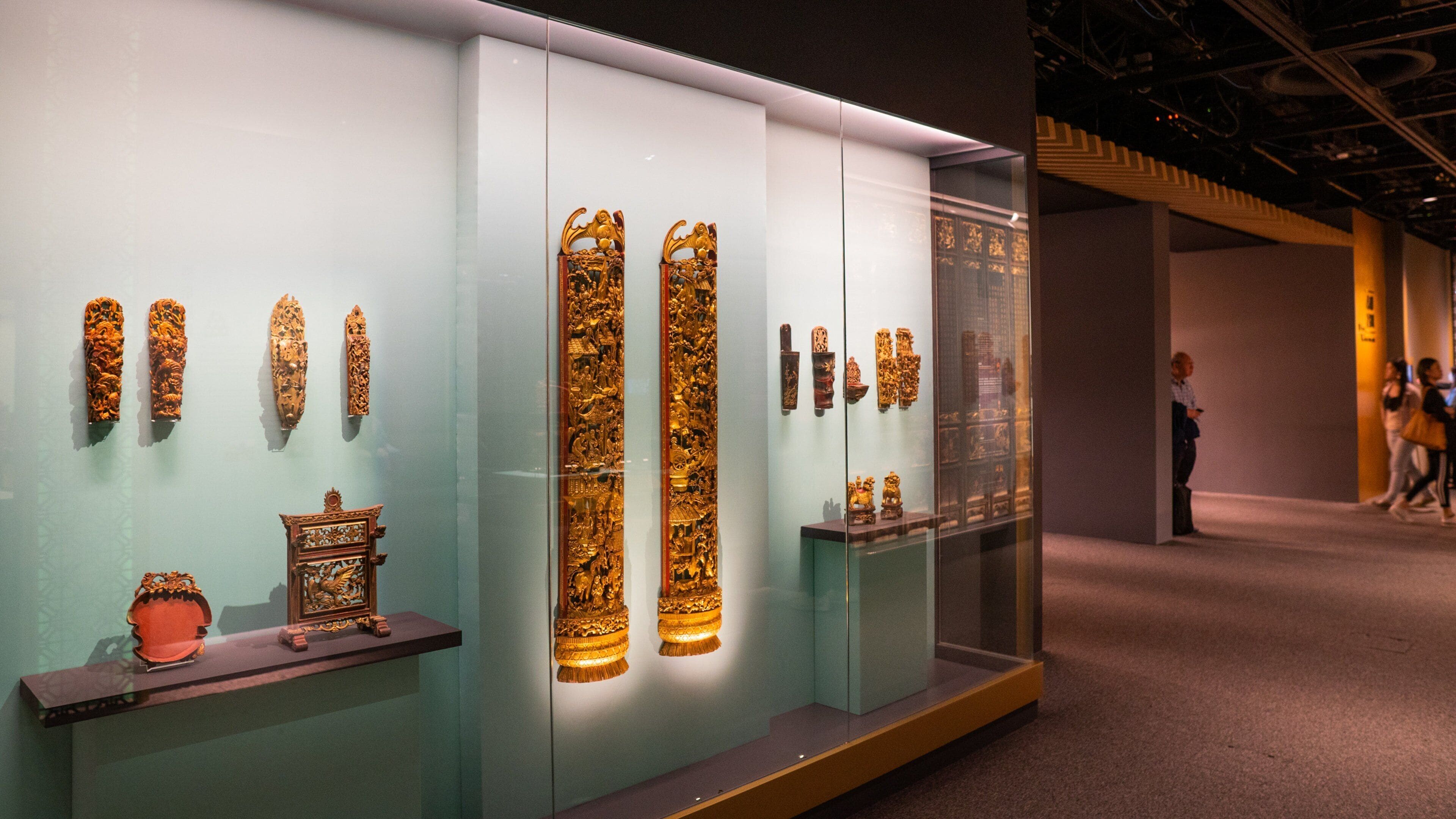 Hong Kong Museum of History featuring interior views