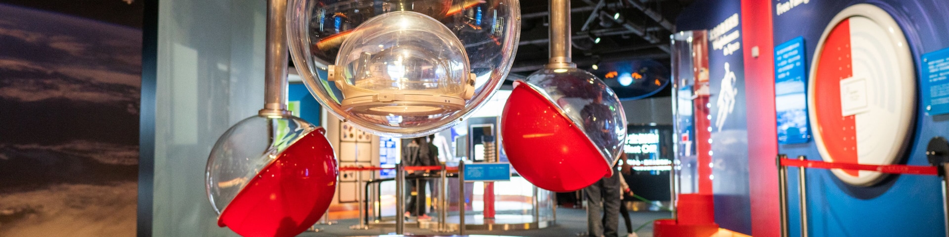 Hong Kong Space Museum featuring interior views