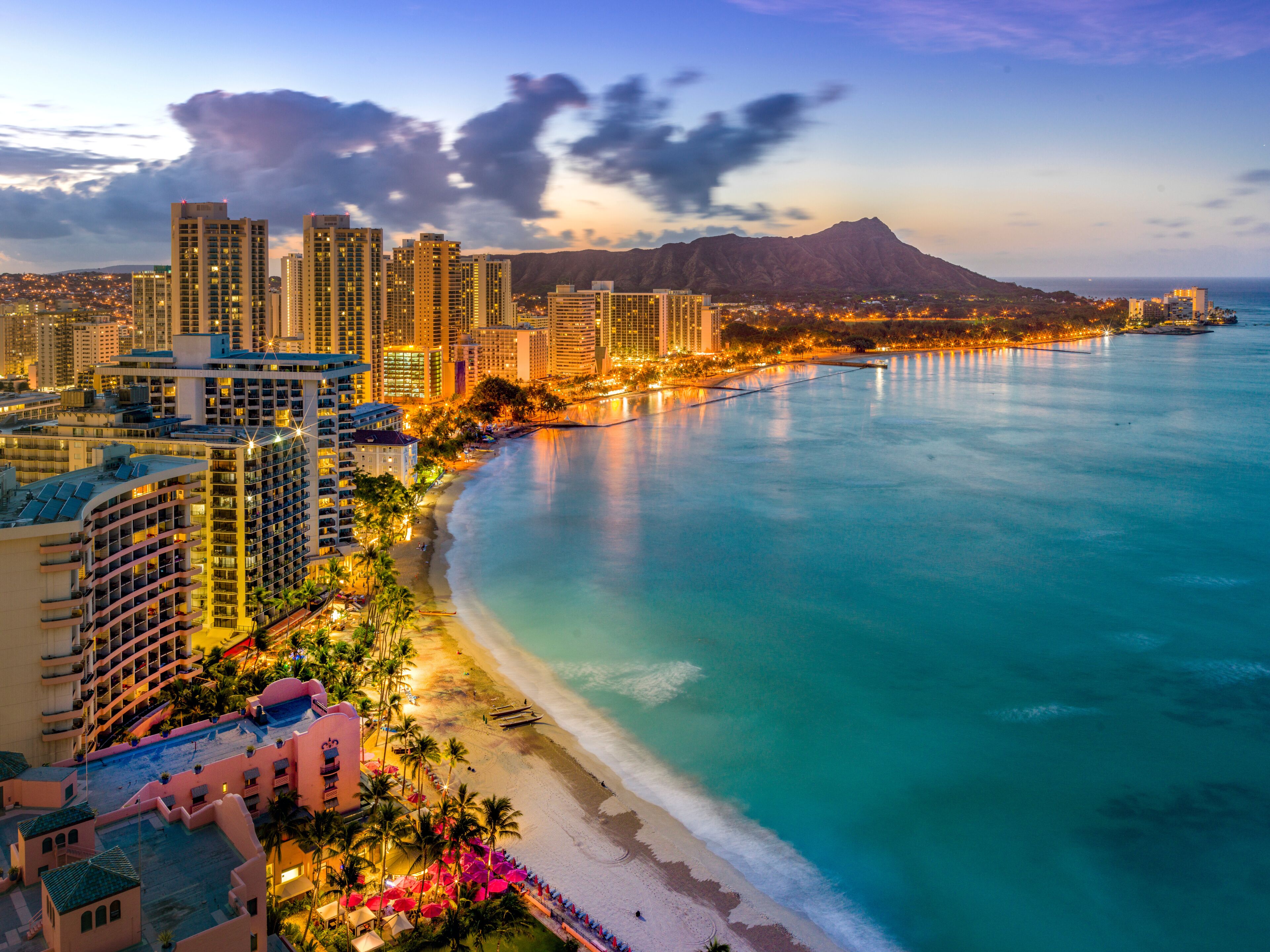 Waikiki Beach and Diamond Head Volcano.Honolulu,Oahu,Hawaii,USA