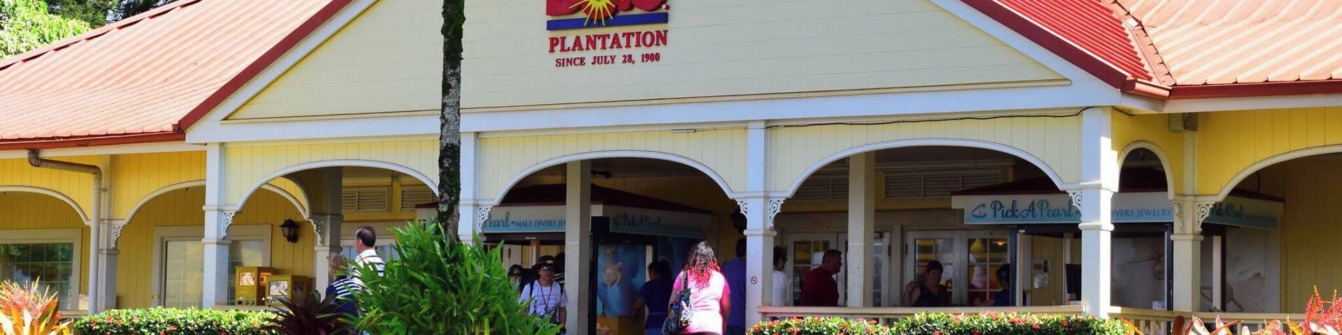 Alright to call in and have a look pretty touristy though. If you need a feed of pineapple just stop at one of the sideroad vendors.