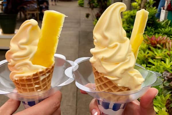 Dole Whip from the Dole Plantation đđ #GoodEats