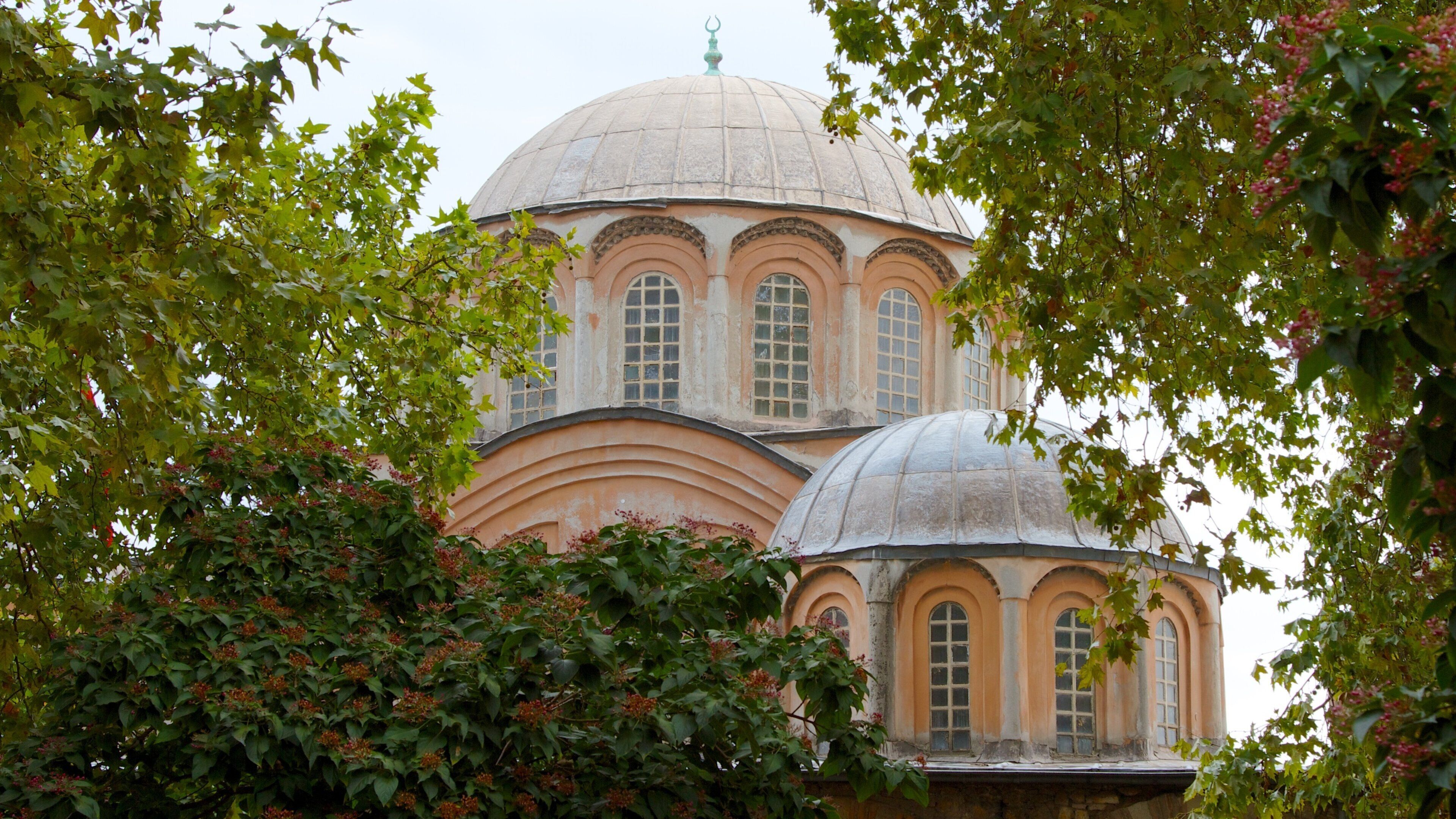 Iglesia de San Salvador de Cora que incluye elementos patrimoniales