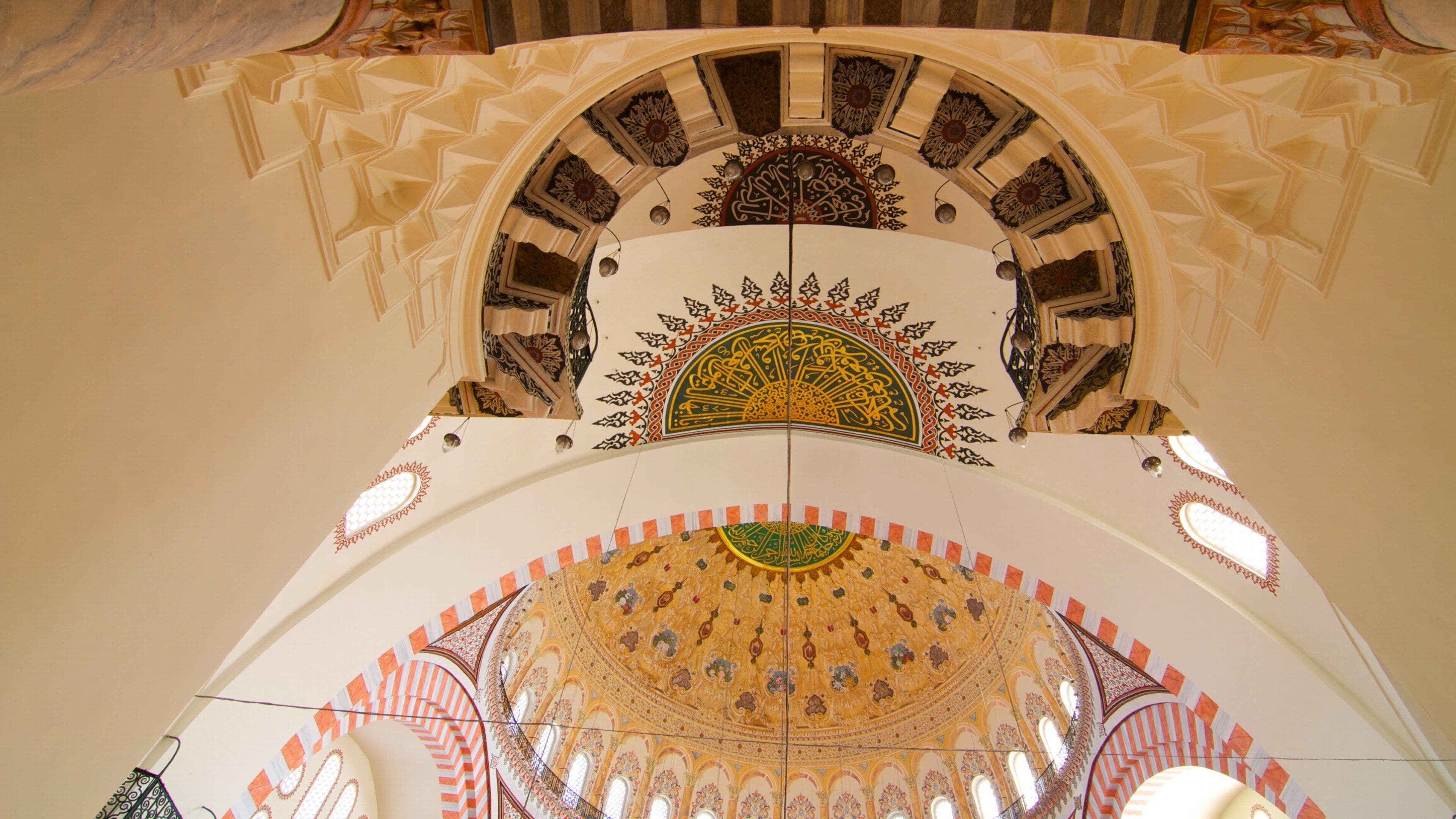 スレイマニエ モスク どの含み 屋内の眺め と モスク