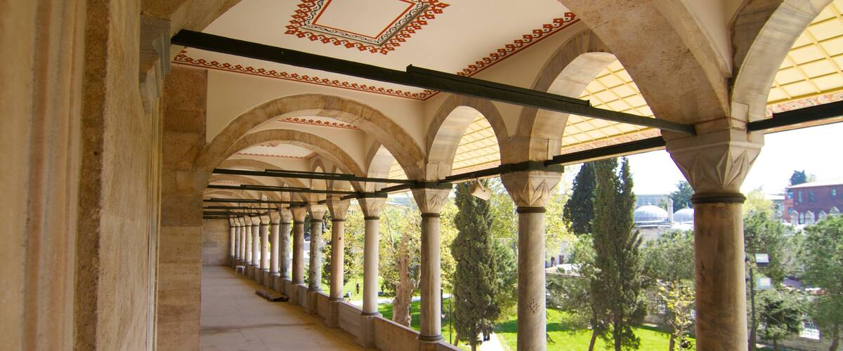 Suleymaniye Mosque featuring a mosque