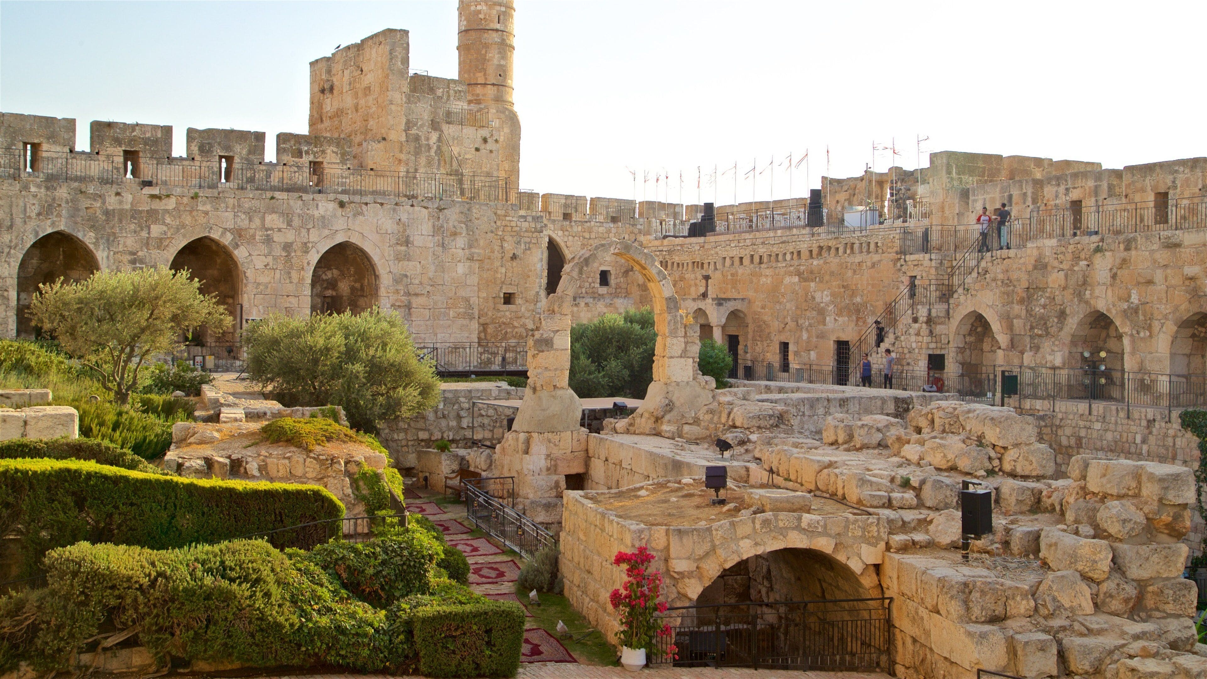 Tower of David Museum of the History of Jerusalem og byder på en ruin, historiske bygningsværker og en have