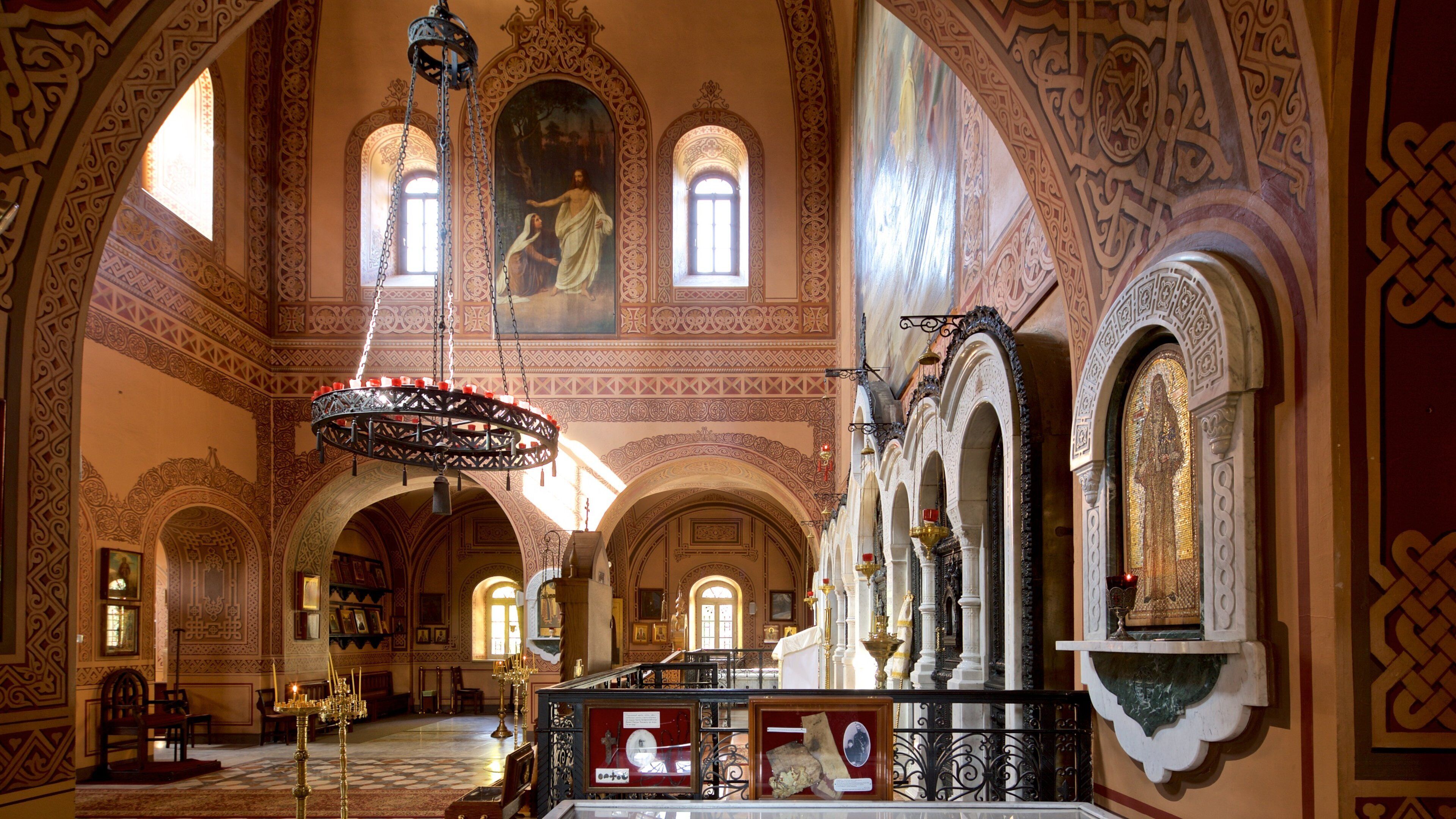 Church of Mary Magdalene which includes art, heritage elements and interior views