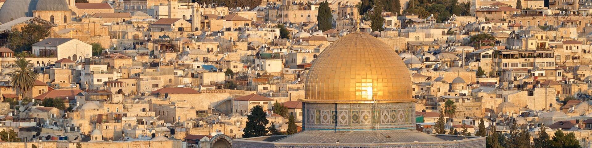 Dome of the Rock which includes heritage architecture, a city and landscape views