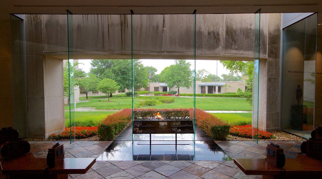 Harry S. Truman Library and Museum showing interior views and a garden