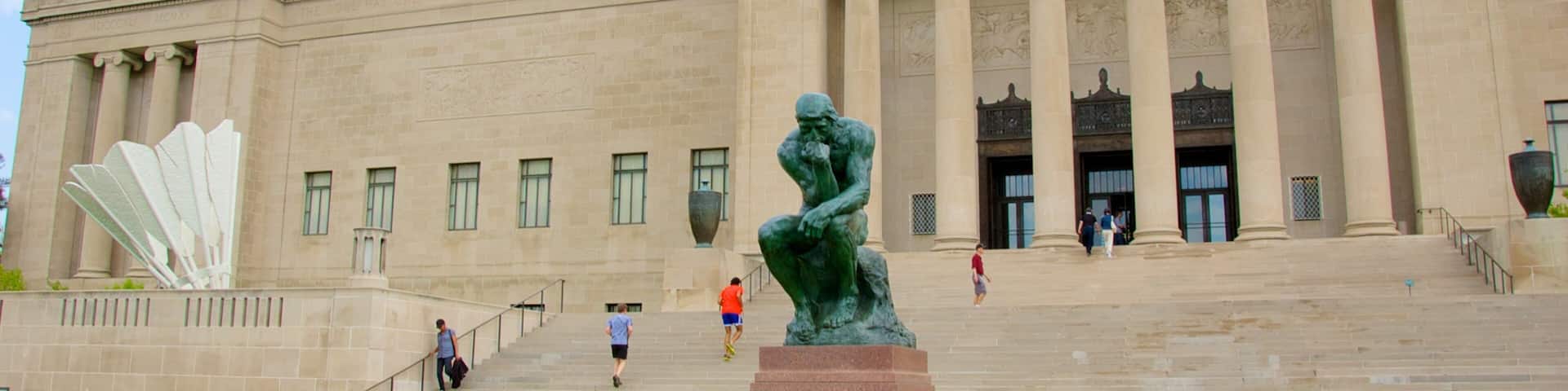 Nelson-Atkins Museum of Art montrant statue ou sculpture et patrimoine architectural