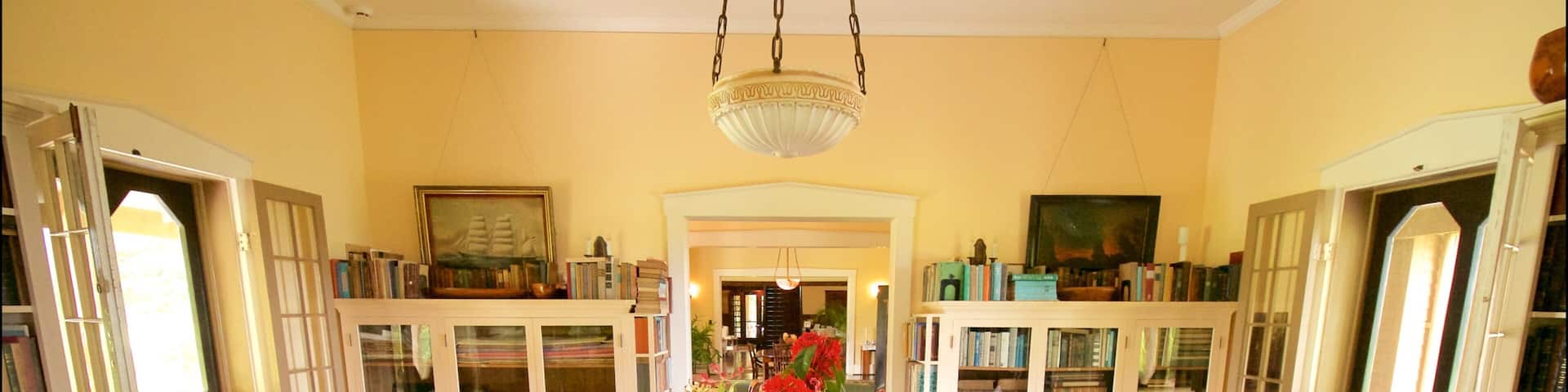 Grove Farm Homestead showing flowers, a house and interior views