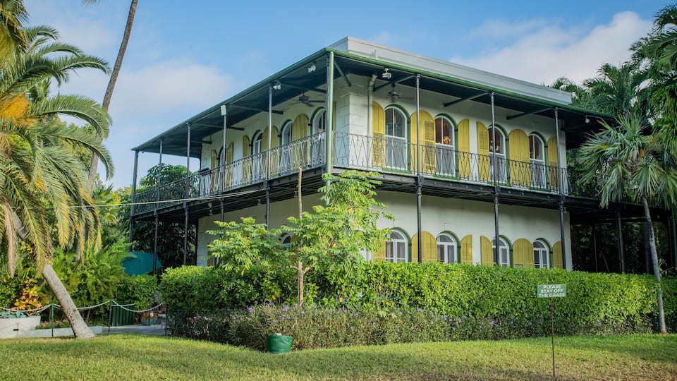 Ernest Hemingway Home and Museum featuring heritage elements and a house