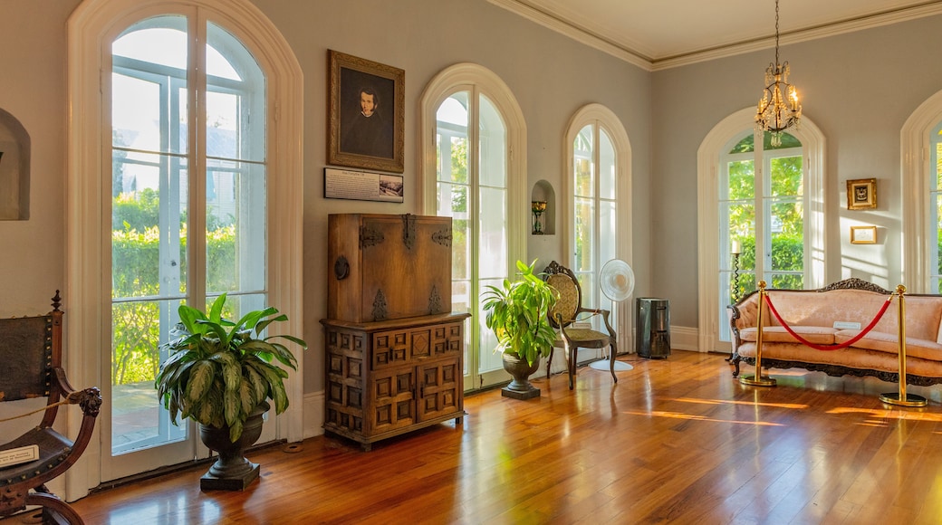 Ernest Hemingway Home and Museum featuring interior views and a house