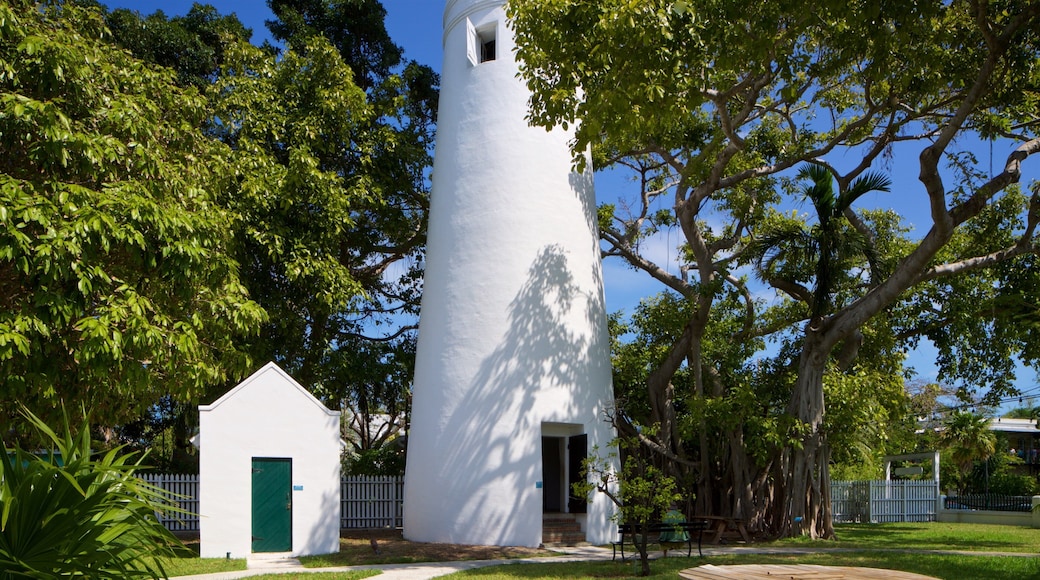 Key West Lighthouse and Keeper\'s Quarters Museum featuring a lighthouse