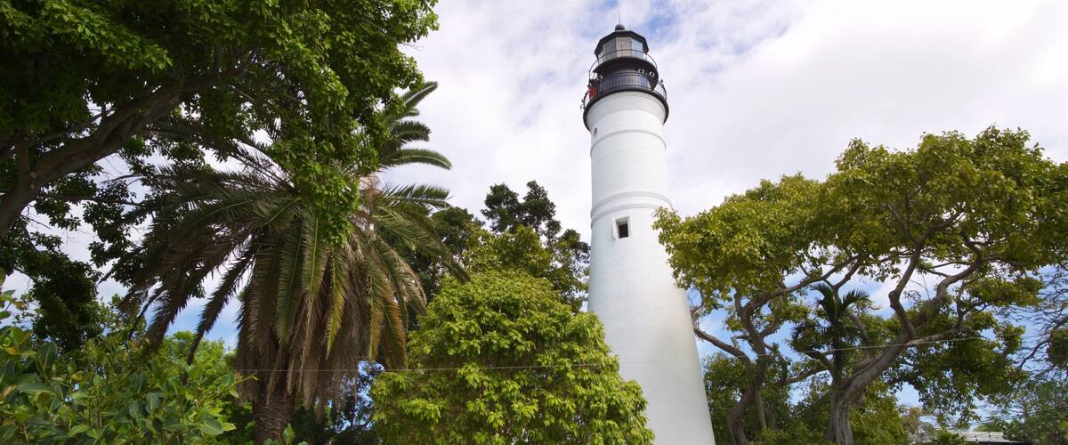 Key West Lighthouse and Keeper\'s Quarters Museum showing a lighthouse