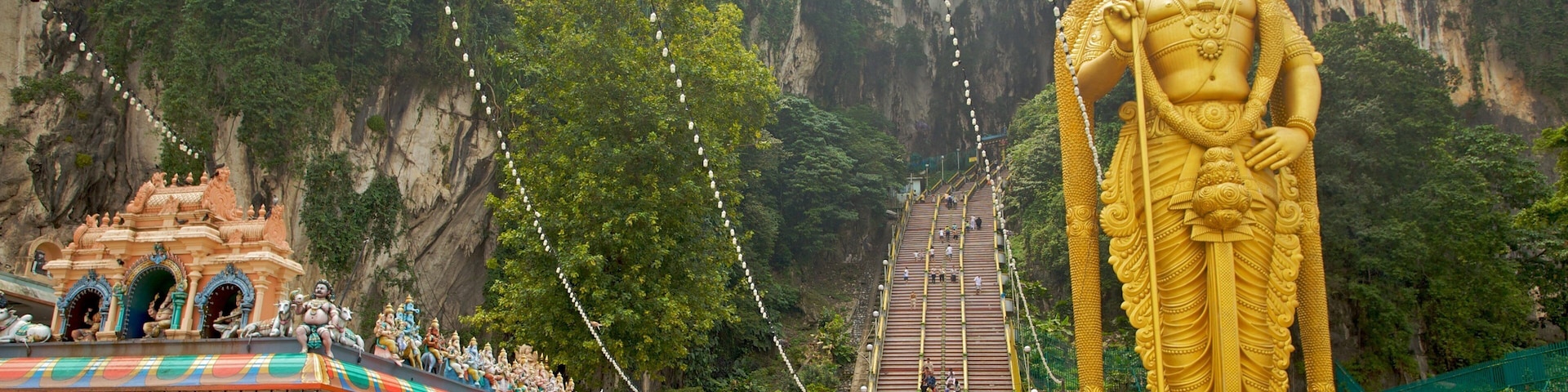 Batu Caves caracterizando arquitetura de patrimônio e montanhas