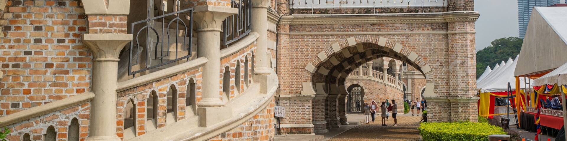Sultan Abdul Samad Building featuring heritage elements